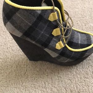Wedge booties